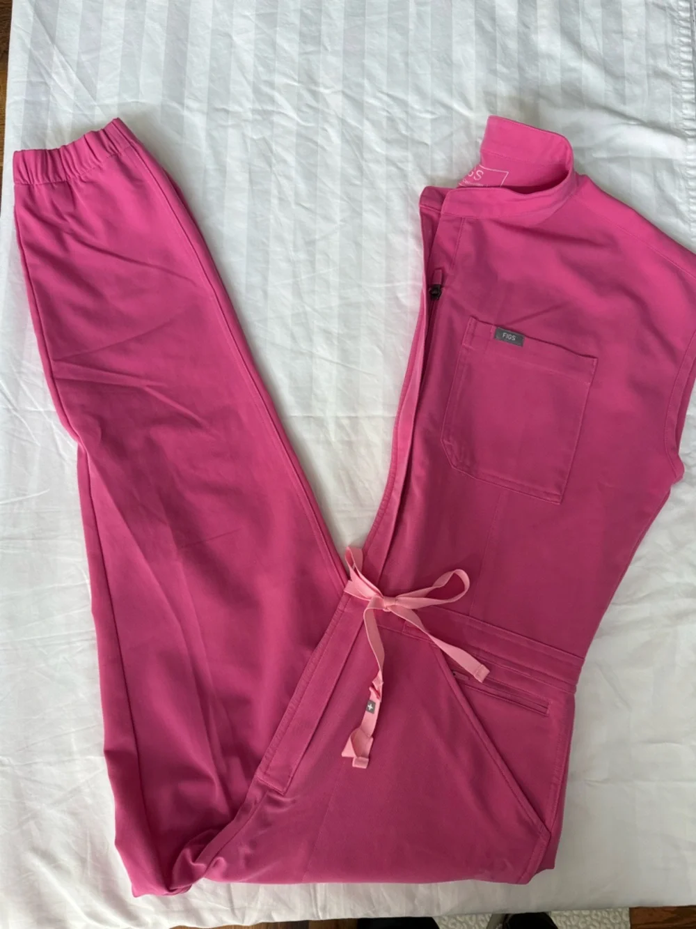 Figs F’ing Pink Rafaela Cargo Scrubjumpsuit- Medium, Regular - Picture 5 of 5